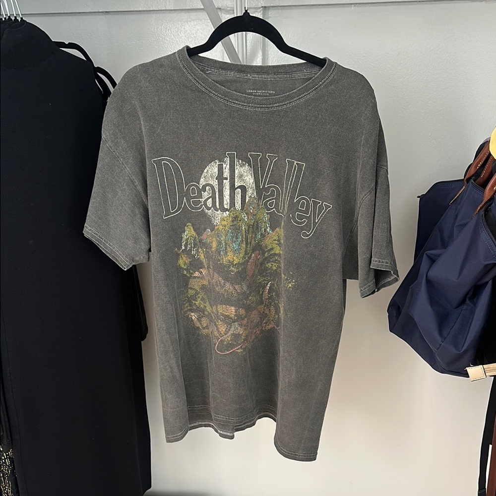 Urban Outfitters Death Valley Graphic Tee - Charcoal